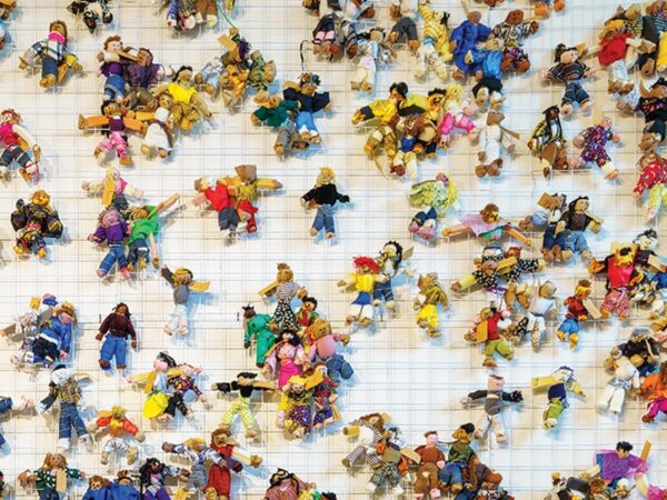 Een pop zoals ik Ellen Brudet, Suzy van Schaik De Rode Loper op School Foto Gerald Maurice home-min